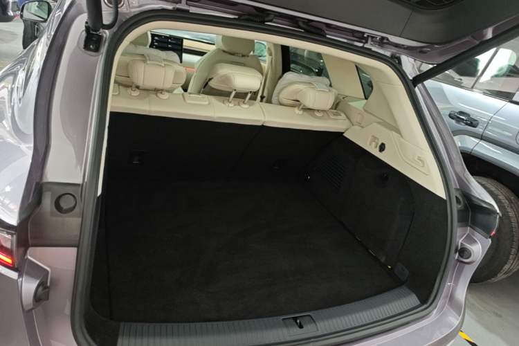 Used VOYAH FREE 2025 Model FREE+ Four-Wheel-Drive Qiankun Edition Trunk