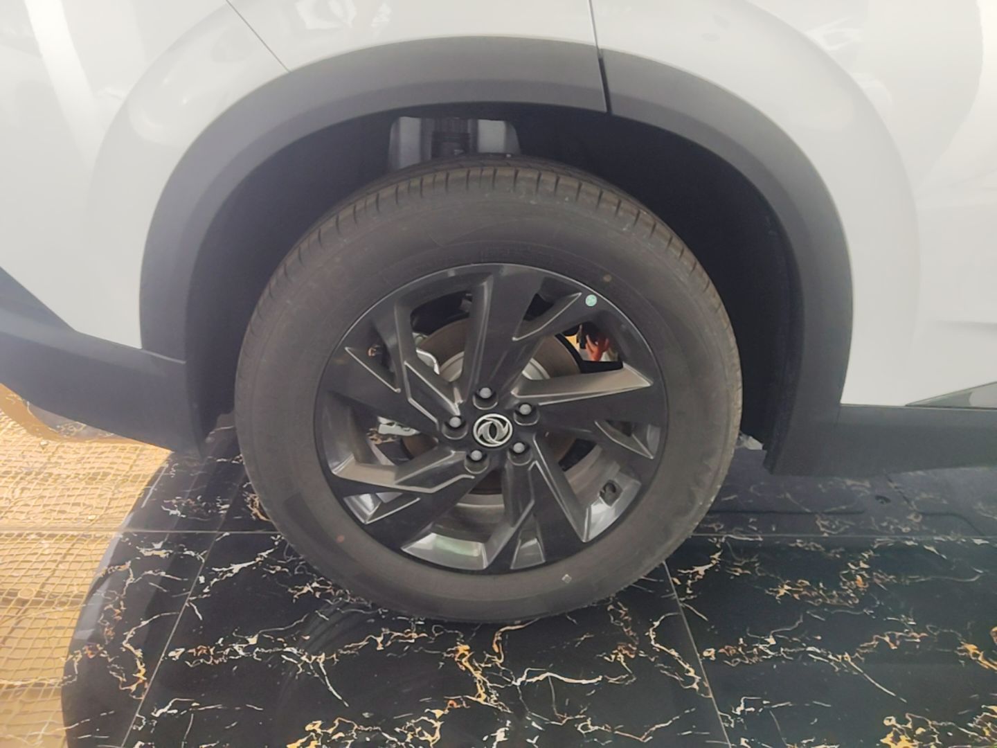 Dongfeng Aeolus SKY EV01 2025 530 km AIR Elite Edition — снимка 11