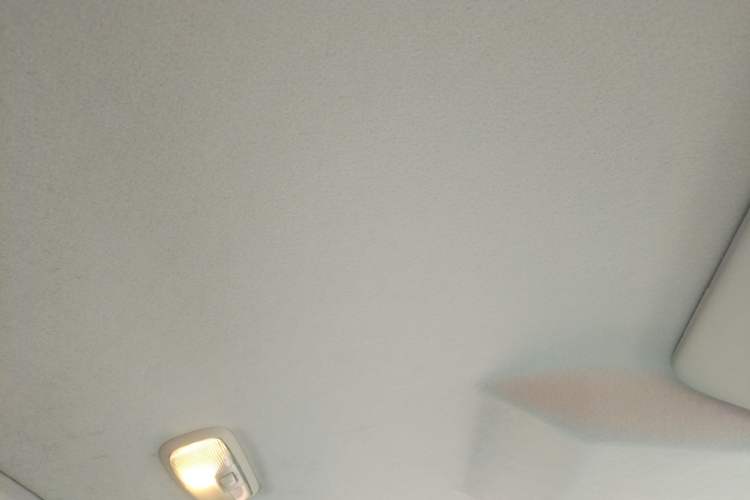 Used Ford Transit 2019 2.0T Diesel Van Mid-Chassis Mid-Roof 3-Seater China VI Standard