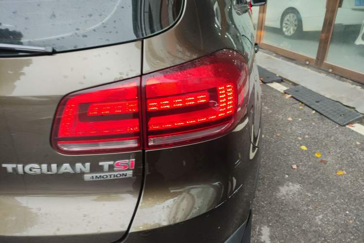 Used Volkswagen Tiguan 2015 1.8TSI Automatic All-Wheel Drive Style Vision Edition Exterior 3