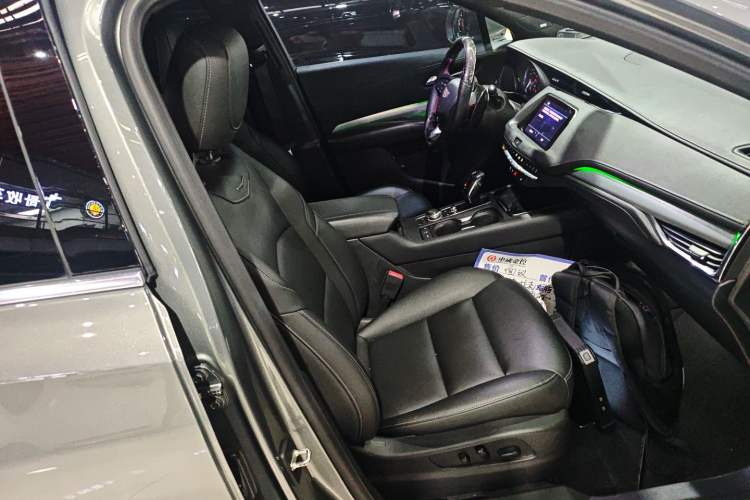 Used Cadillac XT4 2018 28T Two-Wheel Drive Leading Sport Model
