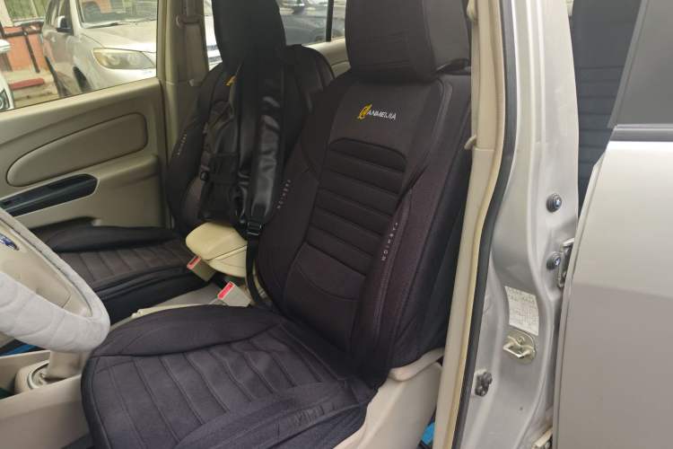 Used Venucia D50 2015 1.6L Manual Fashion Edition Left Front Seat