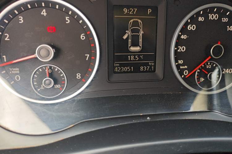 Used Volkswagen Tiguan 2013 1.8 TSI Automatic Two-Wheel Drive Comfort Edition Odometer Close Up