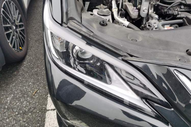 Used Lexus ES 2024 200 Premium Edition Right Front Headlight