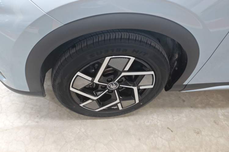 Used BYD Yuan PLUS 2023 Champion Edition 510KM Superior Model Left Front Wheel Hub