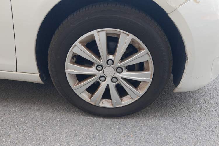 Used Peugeot 308S 2015 1.2T Automatic Jingchi Edition Right Front Wheel Hub