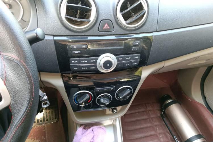 Used CHANGAN Alsvin V3 2015 1.4L Manual Warm-Hearted Model China V Standard
