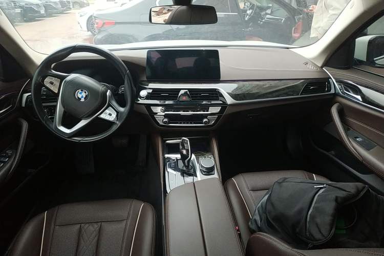 Used BMW 5 Series 2022 Restyled 525Li Luxury Package Center Console