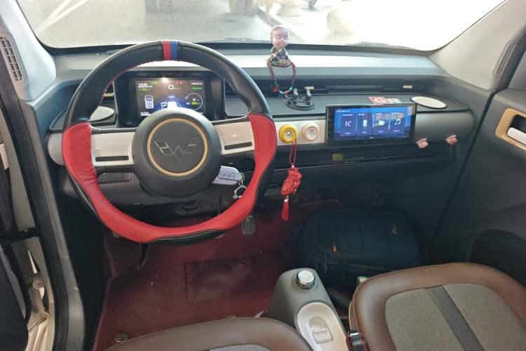 Used Wuling Hongguang MINIEV 2022 GAMEBOY 200km Gaming Edition with Lithium Iron Phosphate Center Console