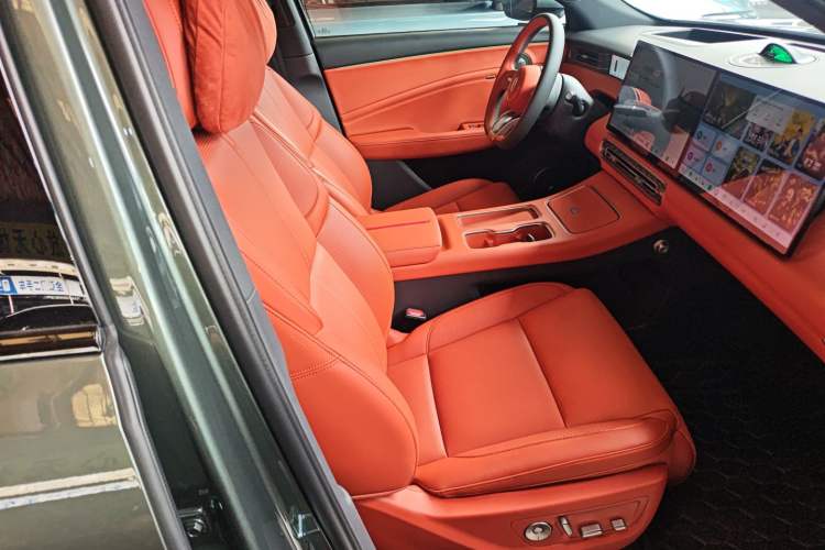 Used Hongqi HS6 PHEV 2026 220 All-Wheel Drive Smart Hybrid Version Right Front Seat