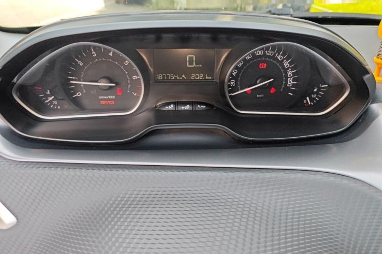 Used Peugeot 2008 2014 1.6L Manual Fashion Edition
