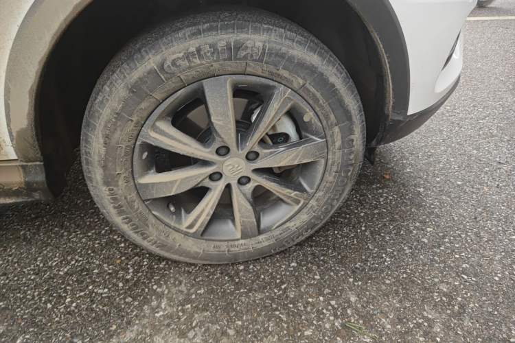 Used BYD Yuan New Energy 2018 EV360 Smart Connect Cool Edition Right Front Wheel Hub