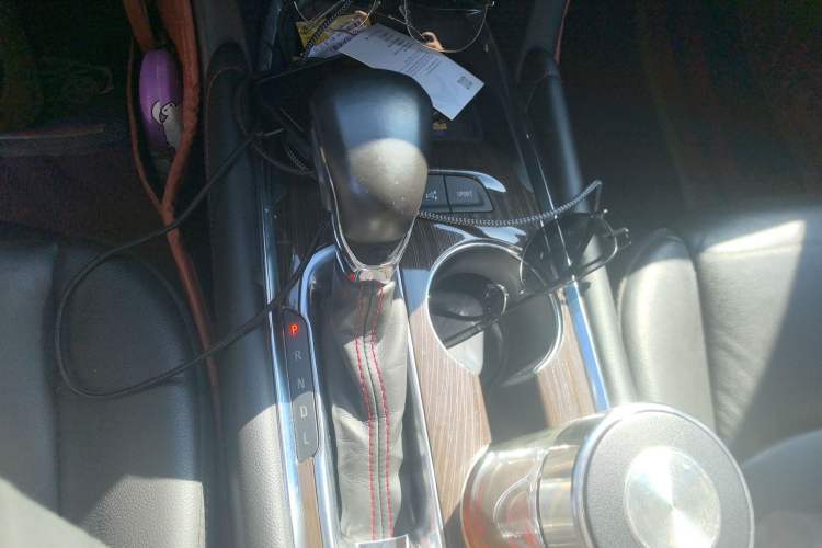 Used Chevrolet Malibu XL 2022 Redline 550T Automatic Smart Edition Gear Lever