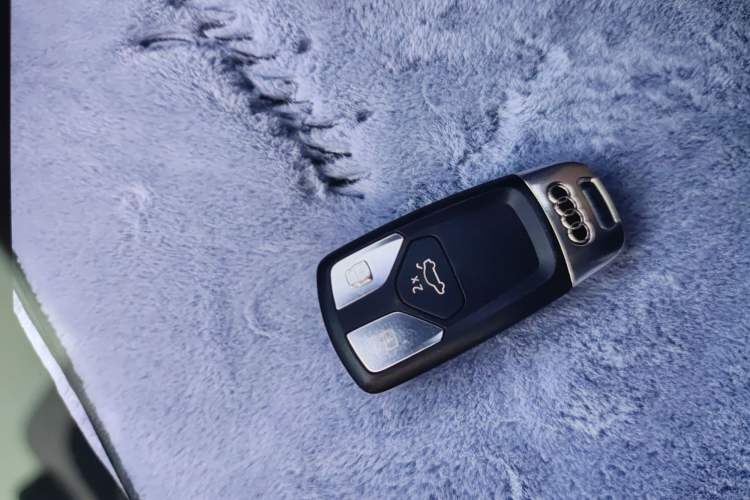 Used Audi A4L 2018 30th Anniversary Edition 40 TFSI Fashion Model
