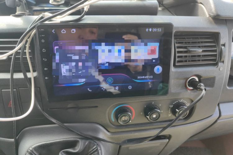 Used Ford Transit Custom 2016 2.4T Long Wheelbase 10-Seater Mid-Roof Standard Version Audio And AC Panel