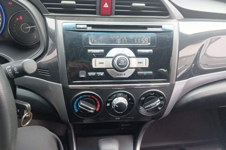 Used Honda Crider 2015 1.8L automatic comfort version Audio And AC Panel