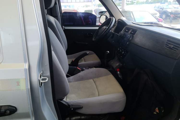 Used Jinbei Hiace X30 2023 1.5L Luxury Cargo Version 2/5-Seater SWC15M Right Front Seat