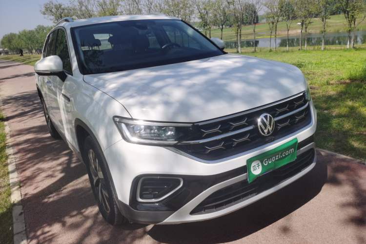 Used Volkswagen Tayron 2023 330TSI Two-Wheel-Drive Luxury Plus Advanced Version Front Right 45 Deg