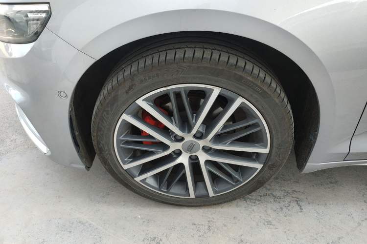 Used Geely Auto Preface 2021 Revised Version 2.0TD Luxury Edition Left Front Wheel Hub