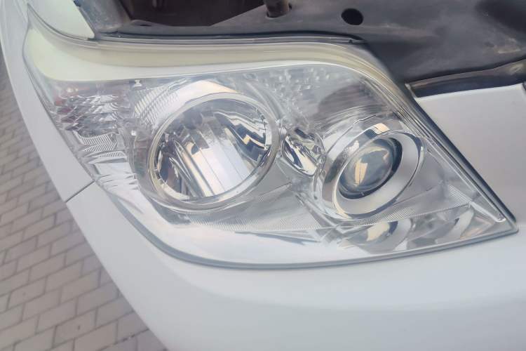 Used Toyota Prado 2010 4.0L Automatic TX-L Right Front Headlight
