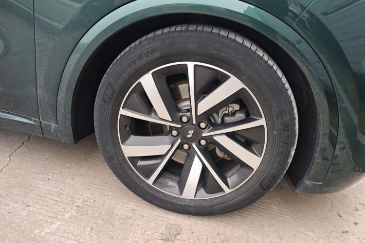 Used Li Auto L8 2023 Max model Right Front Wheel Hub