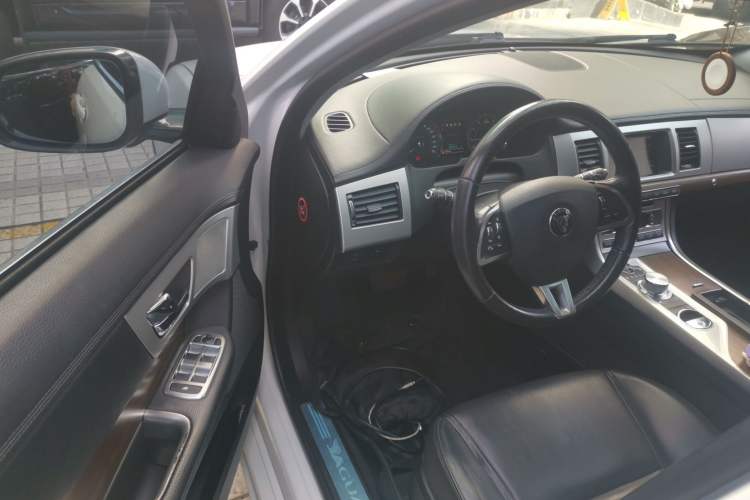 Used Jaguar XF 2015 XF 2.0T Prestige Edition Driver Seat