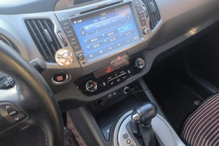 Used Kia Sportage R 2015 2.0L Automatic Two-Wheel Drive DLX Model Audio And AC Panel