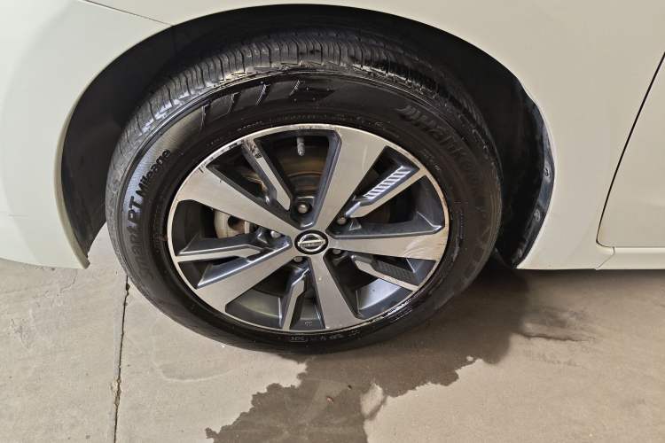 Used Nissan Lannia 2016 1.6L CVT Cool Edition Exterior 4