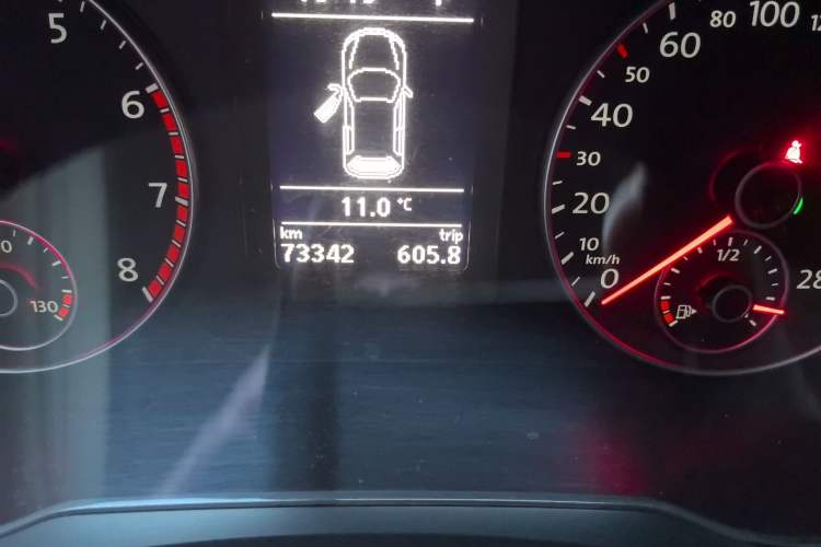 Used Volkswagen Scirocco 2011 1.4 TSI Single-Turbo Fashion Edition Odometer Close Up