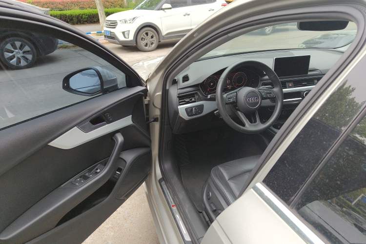 Used Audi A4L 2019 40 TFSI Fashion Version China V