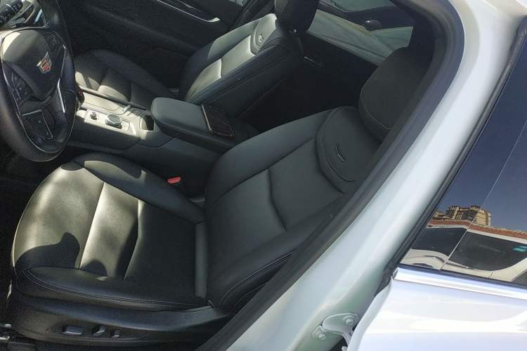 Used Cadillac XT5 2022 2.0T Two-Wheel Drive Luxury Version
