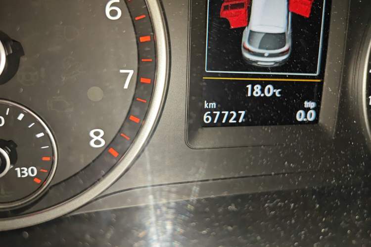 Used Volkswagen Tiguan 2016 300TSI Automatic Two-Wheel Drive Luxury Edition Odometer Close Up