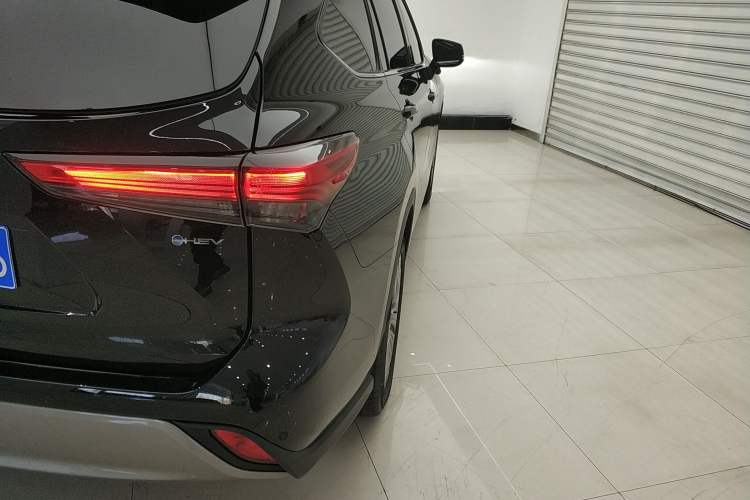 Used Toyota Highlander 2024 2.5L Smart Electric Hybrid Dual-Motor Two-Wheel-Drive Prestige Version 7 Seats