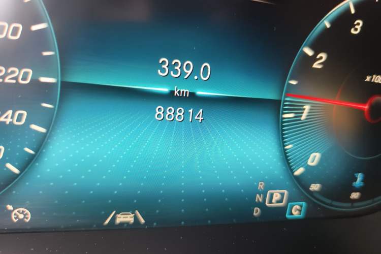 Used Mercedes-Benz GLC 2020 Facelift GLC 300 L 4MATIC Dynamic Edition Odometer Close Up