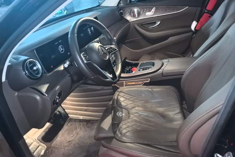 Used Mercedes-Benz E-Class 2023 Facelift E 260 L
