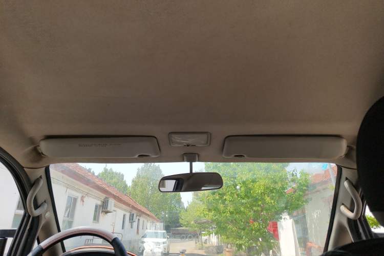 Used FORTHING Lingzhi 2013 V3 1.5L 7-Seater Standard Model II
