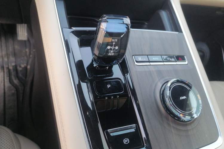 Used Geely Auto Monjaro L 2025 Dongfang Yao 2.0TD Automatic All-Wheel-Drive Wangyue Edition Gear Lever