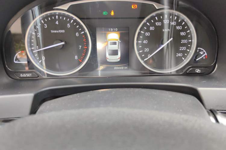 Used Geely Auto Emgrand GT 2015 1.8T Premium Model Odometer Close Up