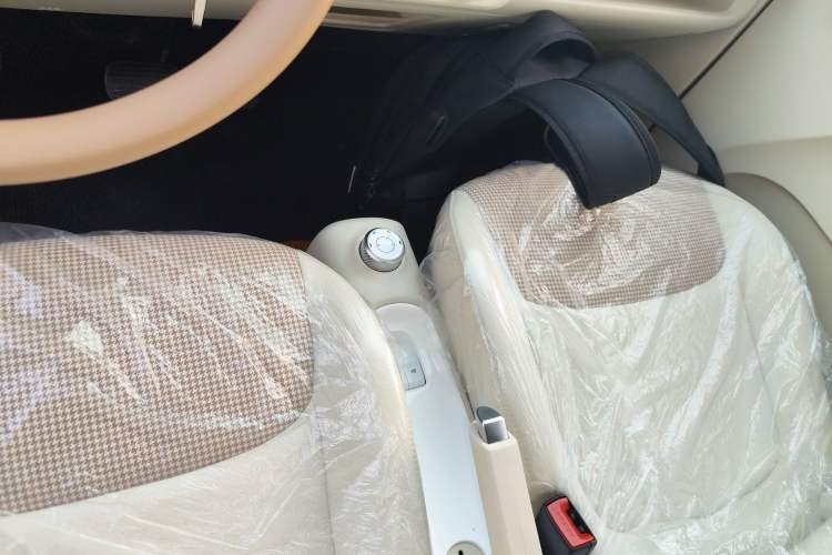 Used Wuling Hongguang MINIEV 2024 3rd Generation 215km Youth Edition Gear Lever