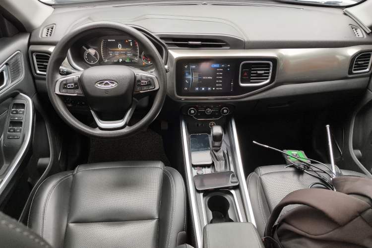 Used Chery Tiggo 8 2018 1.5 TCI Automatic Luxury Model 5 Seats Center Console