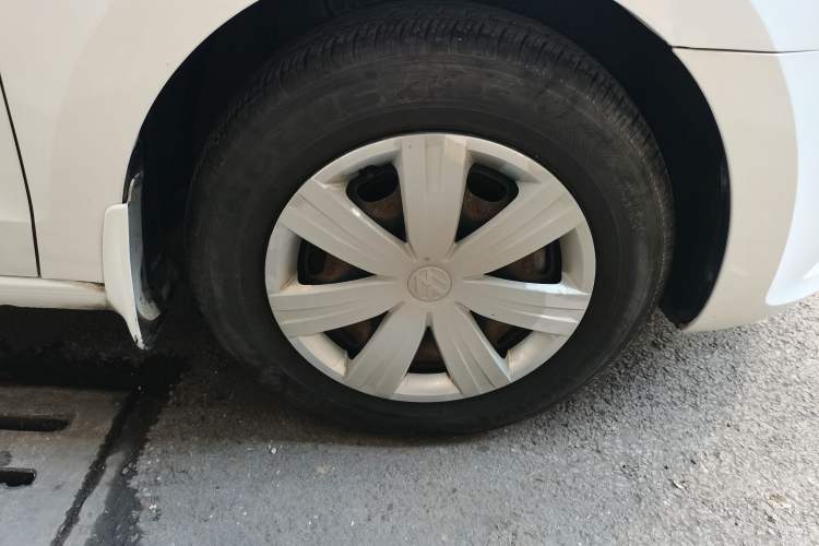 Used Volkswagen Jetta 2015 Value Edition 1.6L Manual Fashionable Style
