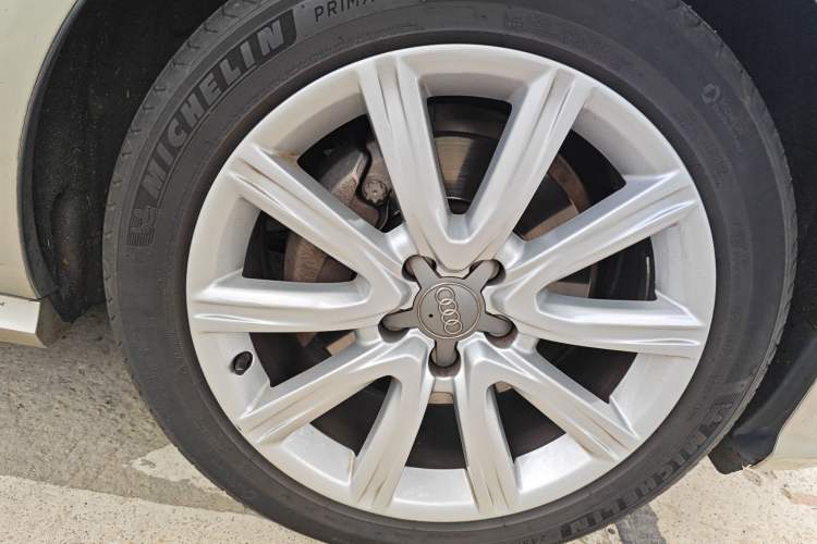 Used Audi A6L 2018 30th Anniversary Edition TFSI Trendy Model Right Front Wheel Hub