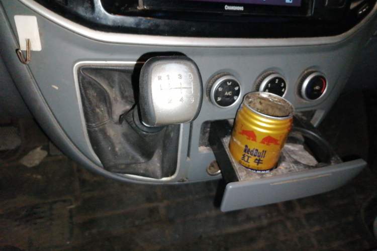 Used SAIC MAXUS Xintu V80 2023 2.0T Manual Classic City Delivery King Long Wheelbase Mid-Roof 3-Seater