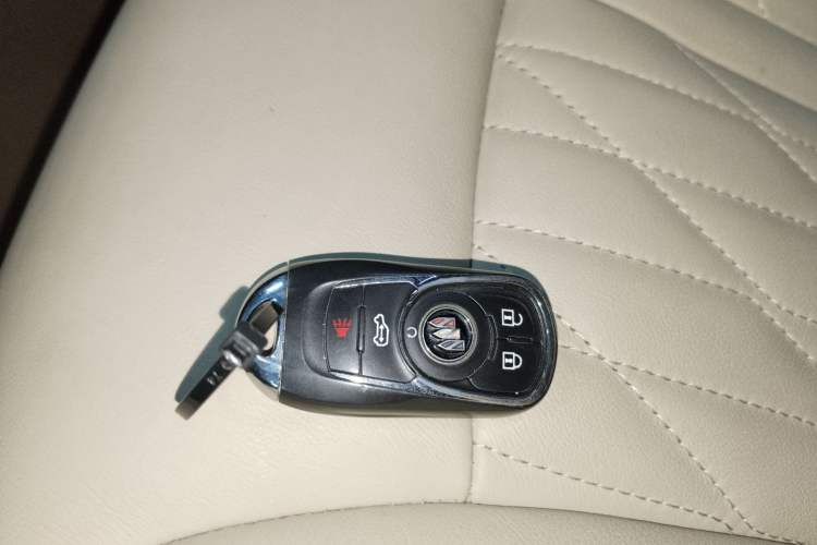 Used Buick GL8 2023 Facelifted Land Cruiser Executive Luxury Version
