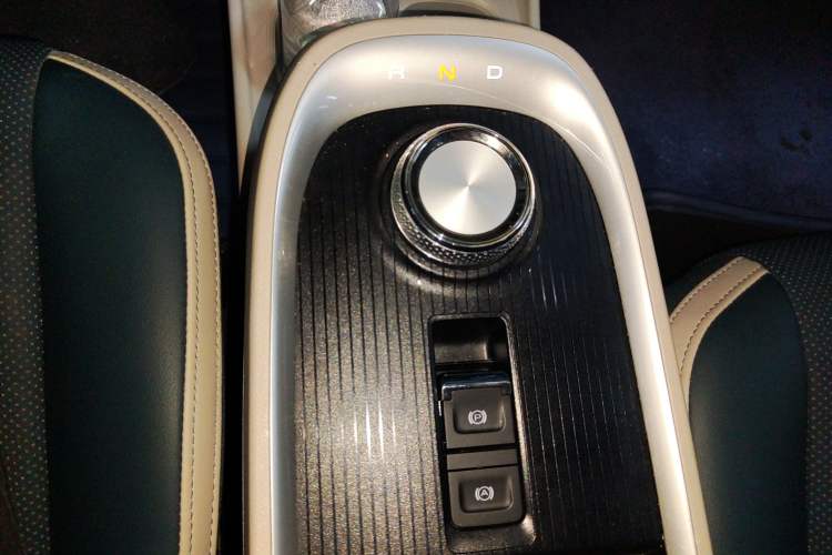 Used ORA Good Cat 2022 Morandi Edition 400km Standard Range Premium Version Lithium-Ion Battery
