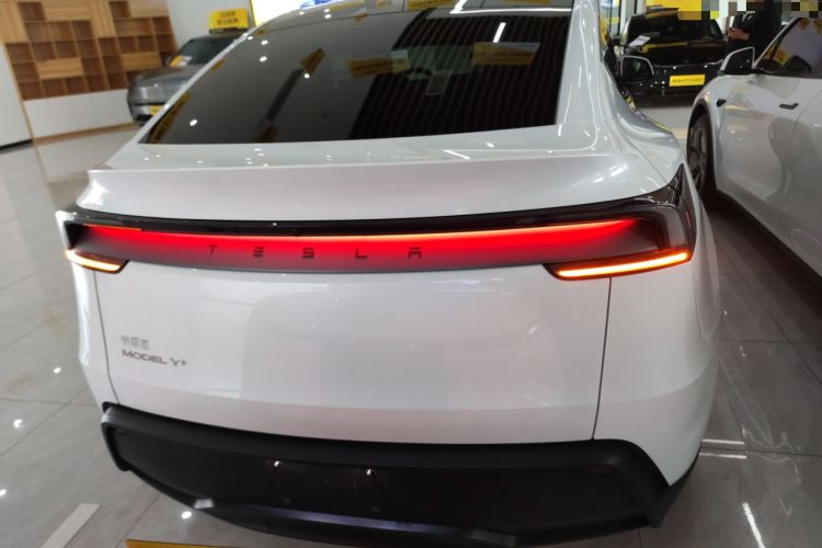 Used Tesla Model Y 2025 Updated Version Long-Range All-Wheel Drive Rear