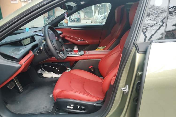 Used Xiaomi Auto SU7 2024 Four-Wheel Drive Ultra-Long Range Advanced Intelligent Driving Max Edition