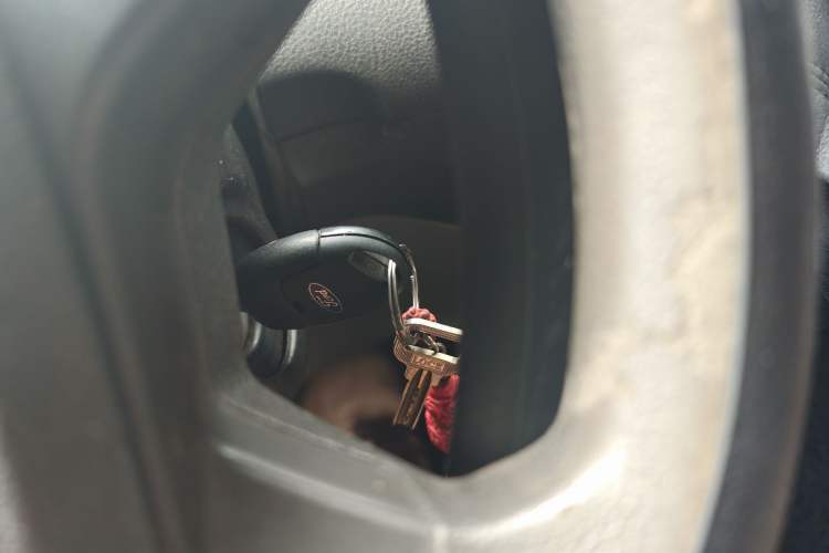 Used Ford Transit 2017 2.0T Diesel Multi-Function Commercial Vehicle Mid-Drive Mid-Roof China V Standard