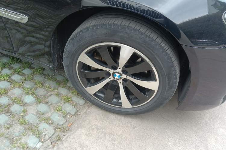 Used BMW 7 Series 2011 730Li Elegant Model Right Front Wheel Hub