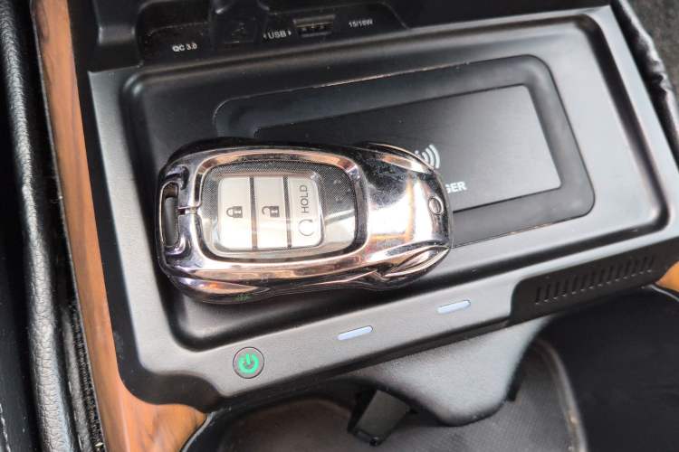 Used Honda CR-V 2017 240TURBO CVT Front-Wheel Drive Fashion Edition
